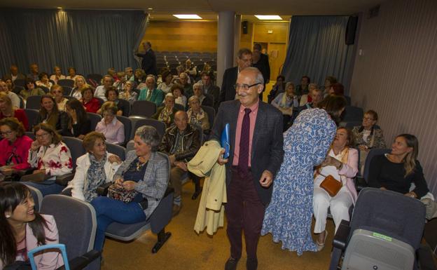 «Invito a la gente a que sea crítica, a que no sea espectadora de su vida»