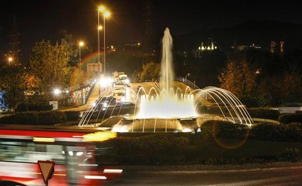 Fomento mejorará la iluminación en la rotonda del 'donuts' antes de Navidad