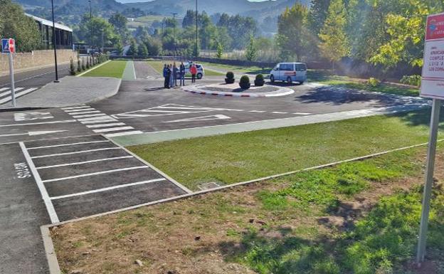 Los Corrales estrena nuevo aparcamiento para el complejo deportivo municipal
