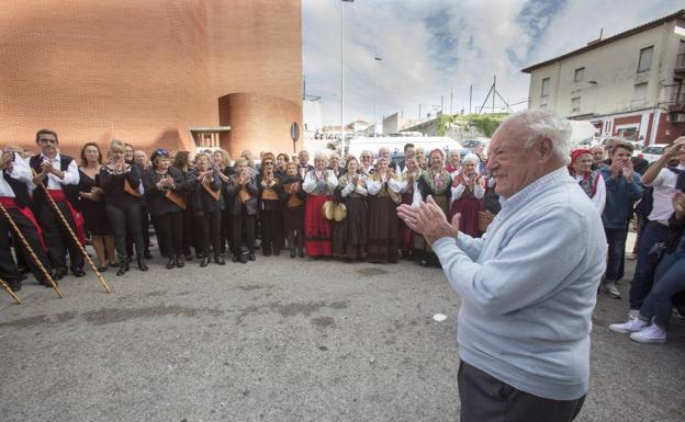 Santander rinde homenaje al tonadista Aurelio Ruiz
