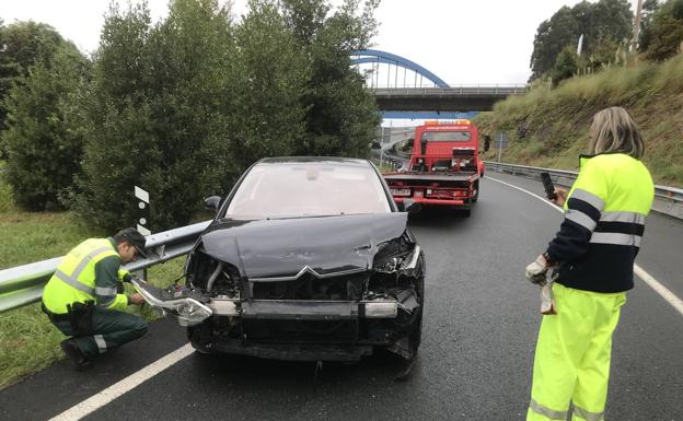 Cinco accidentes casi simultáneos atascan a primera hora la A-67 en dirección a Torrelavega