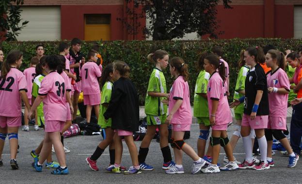 Medio millar de niños tomará parte en el Torneo de Balonmano Calle de Torrelavega