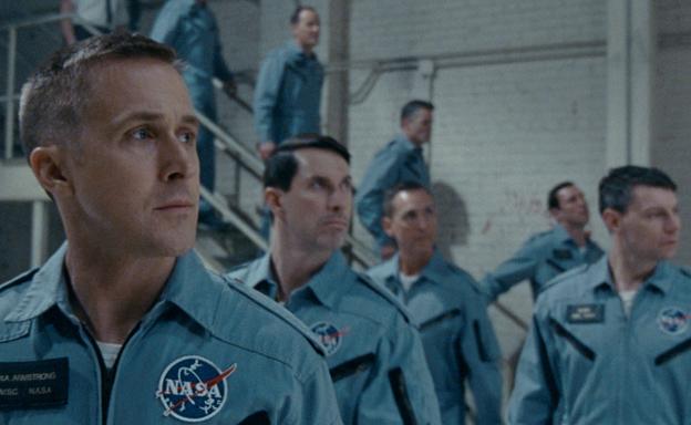 Ryan Gosling salta de las estrellas de 'La, La, Land' a la Luna