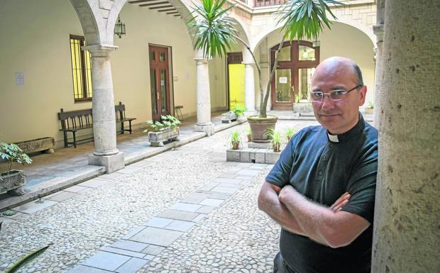 La Iglesia busca curas «más accesibles» y misas «más vivas y participativas»