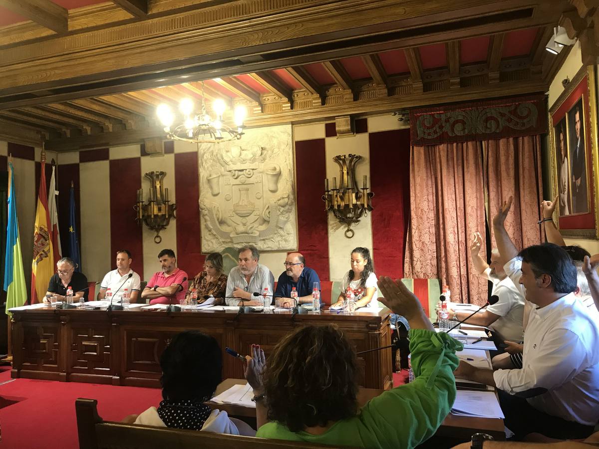 El PP de Camargo abandonó un pleno tras una discusión de su portavoz con IU