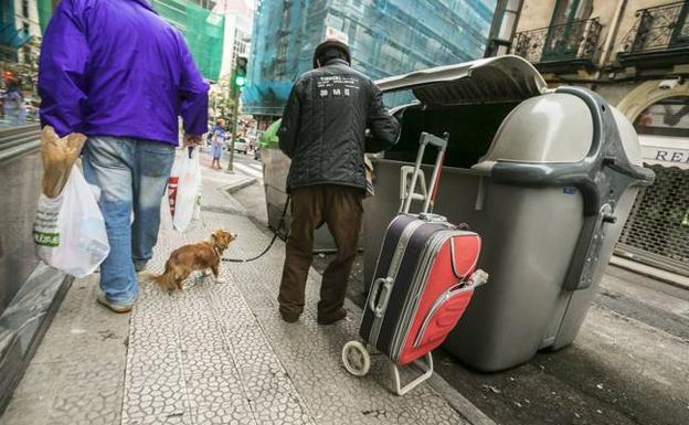 Un informe ratifica la bajada al 20,5% en la tasa de riesgo de la pobreza