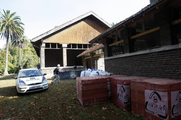 La Fundación de la Construcción inicia la reparación de las escuelas de Solvay
