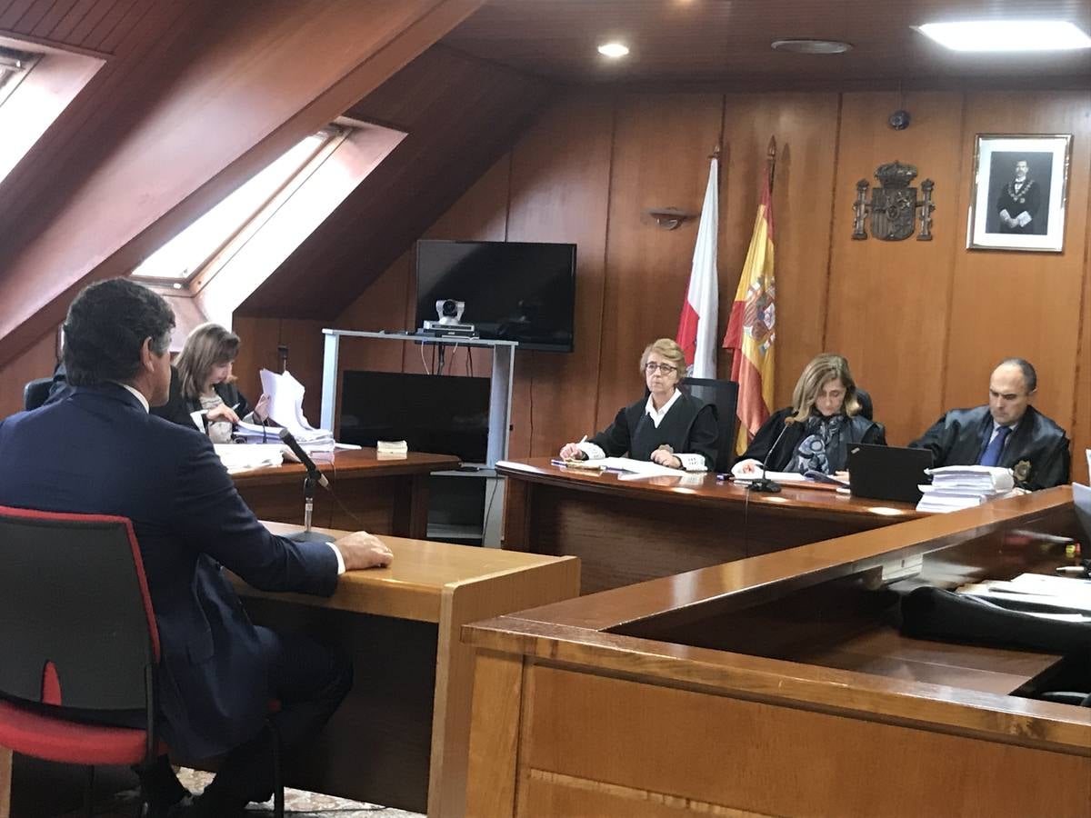 Juicio contra un jefe de la Policía Local de Santander acusado de acosar laboralmente a una subordinada