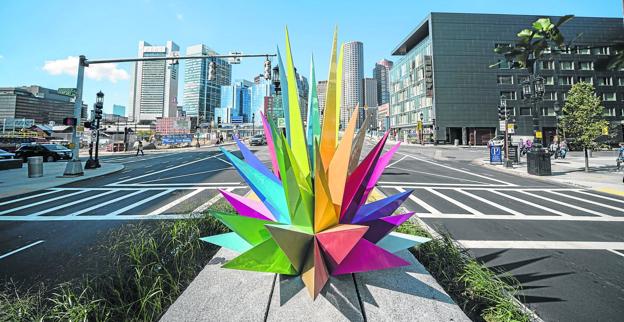 Okuda invade Boston por 'Aire, mar y tierra'