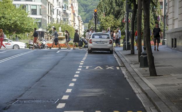 Los taxistas de Madrid podrán hacer trayectos a precio cerrado y rebajas en caso de contaminación