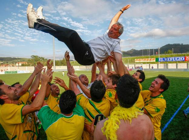 Tanos celebra 35 años de fútbol