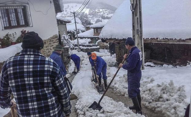 Cantabria activará hoy el aviso amarillo por nevadas, que afectarán sobre todo a Liébana