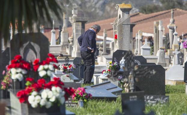 El cementerio de Ciriego ampliará los servicios religiosos por Todos los Santos