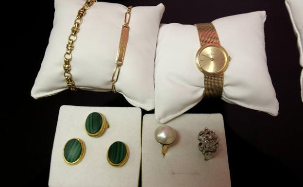 Dos años robando joyas en la casa de Pedreña en la que trabajaba como empleada de hogar