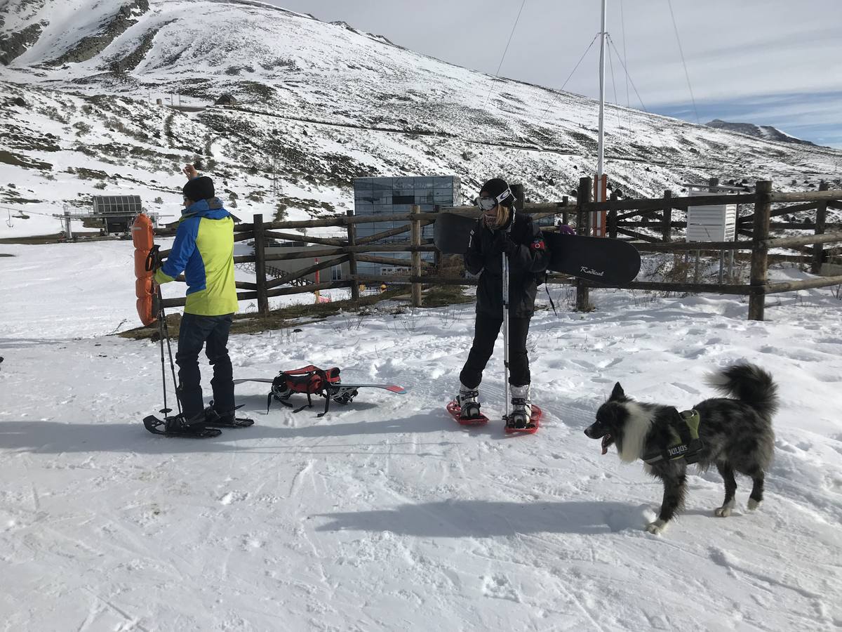 Primeros esquiadores en la Estación de Alto Campoo