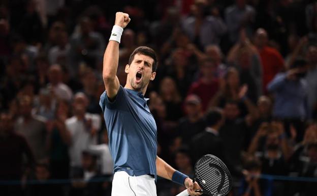 Djokovic derrota a Federer y jugará la final contra Khachanov