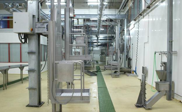 Autorizada la ampliación del plazo para construir una nueva nave en el matadero de Barreda