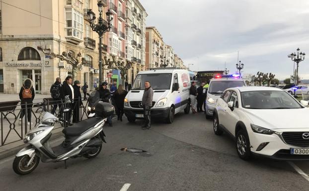 Dos heridos en un accidente de moto en el Paseo de Pereda