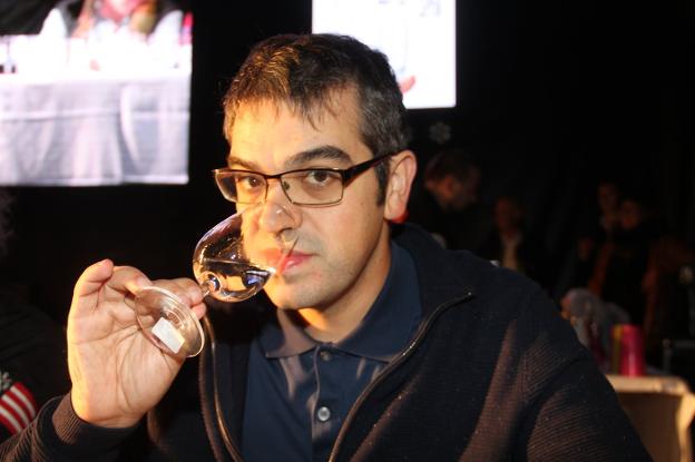 «Me ha impresionado la calidad de los aguardientes de orujo de Liébana»