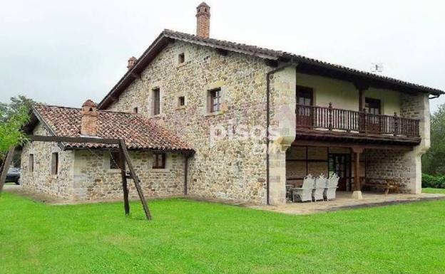 Busca hogar en Casar de Periedo y saborea el cocido montañés