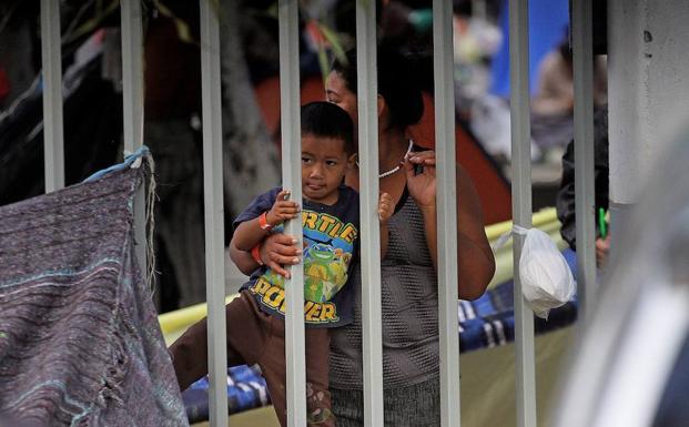 El alcalde de Tijuana pide la expulsión de la caravana migrante