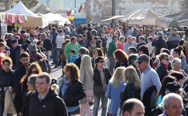 Música, gastronomía y tradición en la Feria de la Alubia de Casar de Periedo