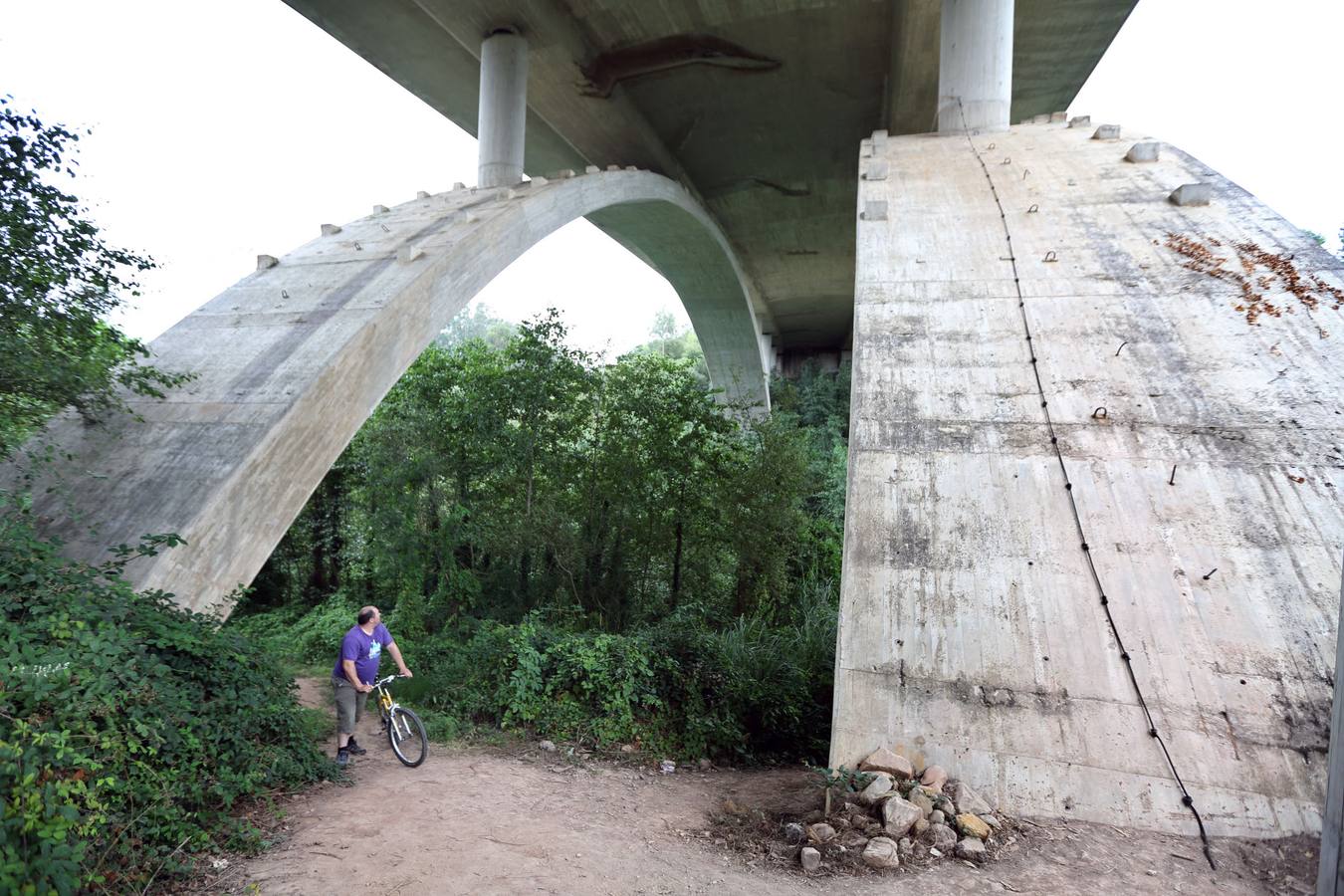 Arranca el juicio por la muerte de la joven que cayó cuando hacía 'puenting' en un viaducto de la A-8