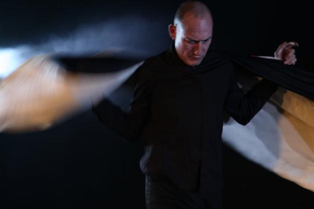 Un Palacio de villanos, bailarines y malabaristas