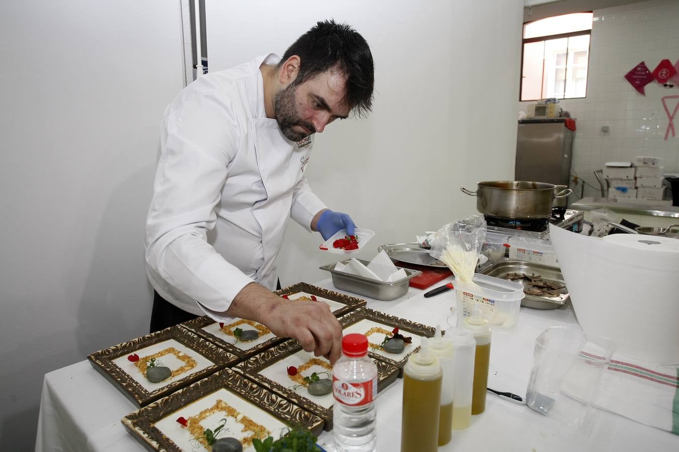 Borja Moncalvillo gana el concurso de cocineros en la clausura de Cocinart