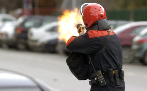 Policías del 1-O justifican el uso de pelotas de goma por el «odio» de los votantes