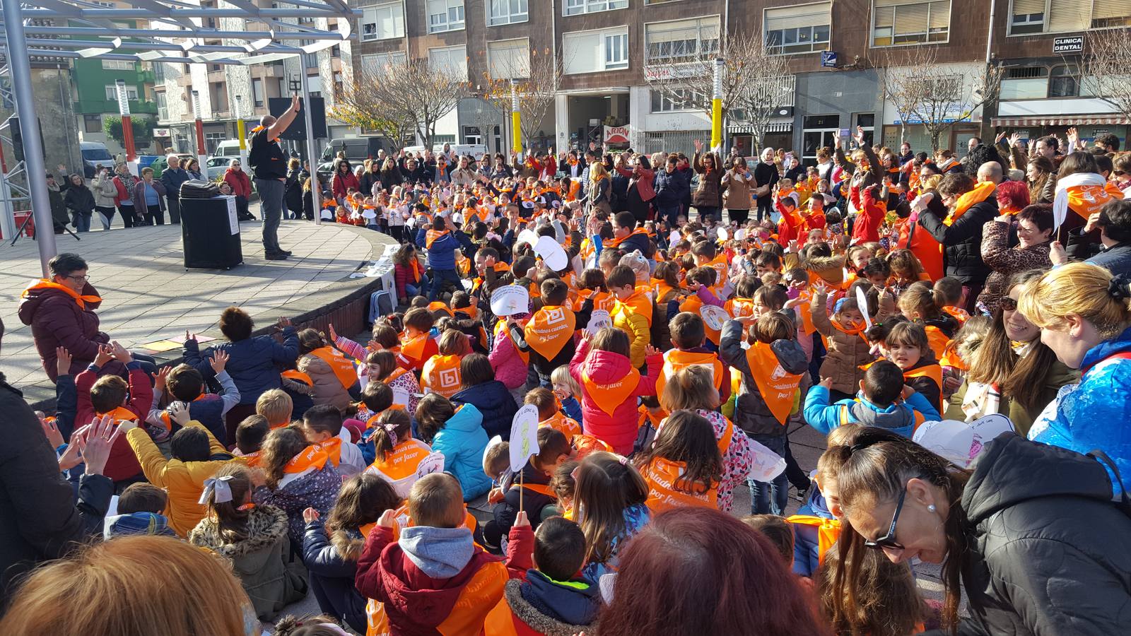 Los niños de Los Corrales y Cieza reclaman su derecho a que les cuenten cuentos