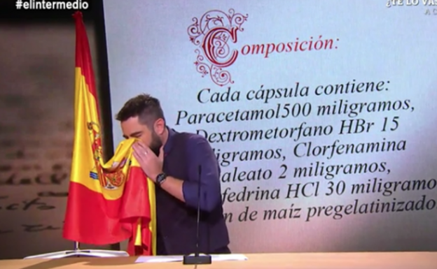 Un juez imputa al humorista Dani Mateo por sonarse la nariz con la bandera de España