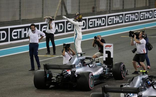 Hamilton deja su firma con su undécima 'pole' del año