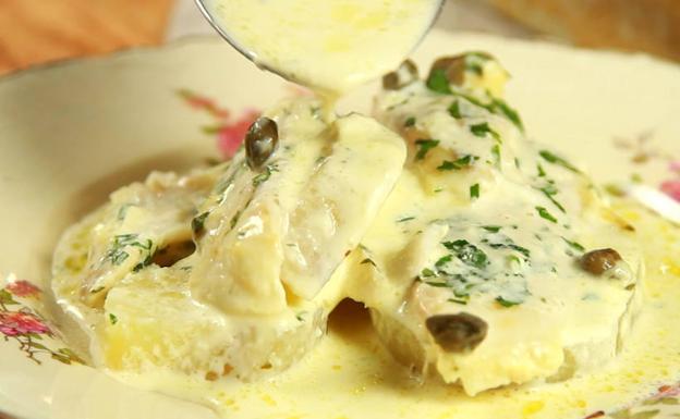 Lomo de merluza con crema de patata y puerro