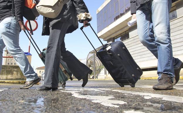 Interceptado en San Vicente tras robar una maleta con medicamentos en la estación de autobuses de Oviedo