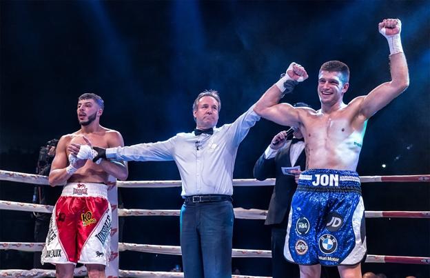 Jon Míguez vence al marroquí Nechchad y se mantiene invicto