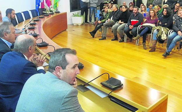 La Sareb garantiza a las 74 familias de Mompía que podrán seguir de alquiler