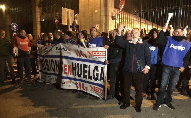 Los trabajadores de El Dueso anuncian más protestas y una posible huelga general en enero