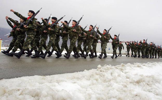 El abandono de destino y los actos contra el patrimonio, los delitos con más condenas en las Fuerzas Armadas en 2017