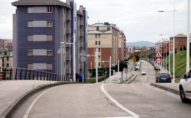 700 vecinos de la calle Ernest Lluch y aledaños piden servicio de autobús