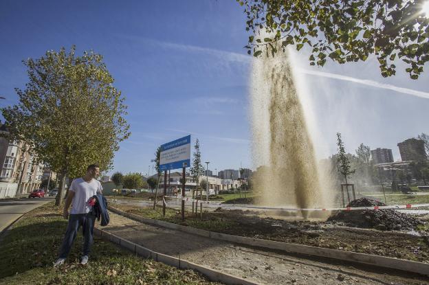 Cantabria pierde por fugas y averías en la red el 40% del suministro de agua