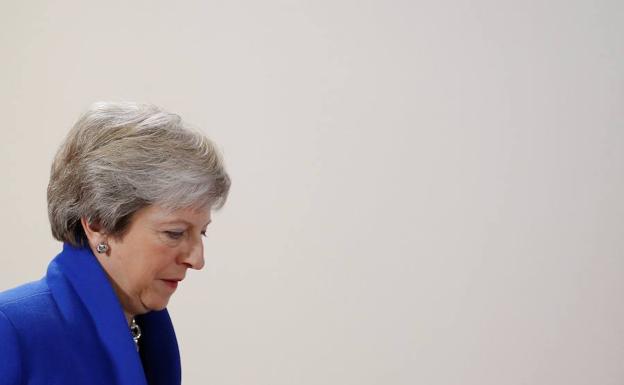 Theresa May sobrevive al voto de censura 'brexiter'