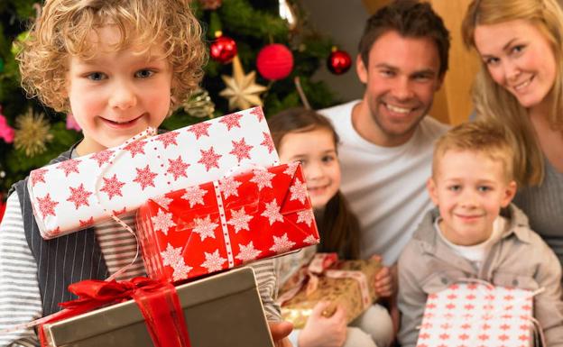 Los niños no deben ser «hiperregalados» en Navidad