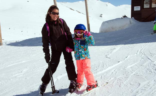 Alto Campoo, una blanca cita con la nieve en familia