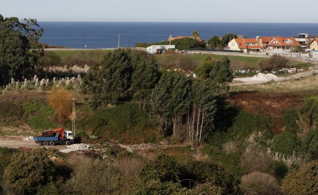 El PRC de Suances acusa al Ayuntamiento del uso irregular del vertedero de La Tablía