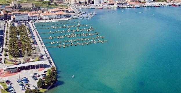 Costas da vía libre para construir el puerto deportivo de San Vicente