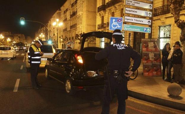 ¿Puedo conducir si tomo dos cervezas? La Guardia Civil lo aclara