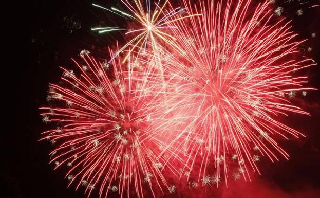 Torrelavega autoriza solo una hora de lanzamiento de pirotecnia tras las campanadas