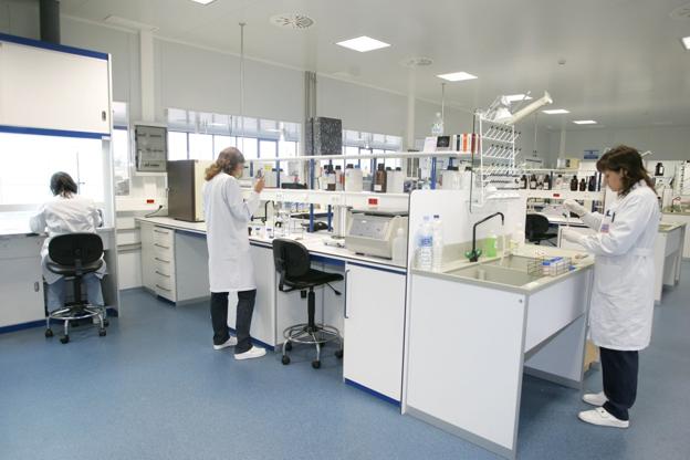 El Laboratorio Interprofesional Lechero de Cantabria, en la encrucijada