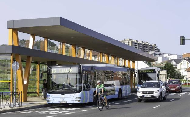 Los autobuses municipales de Santander adelantan hoy sus últimas salidas